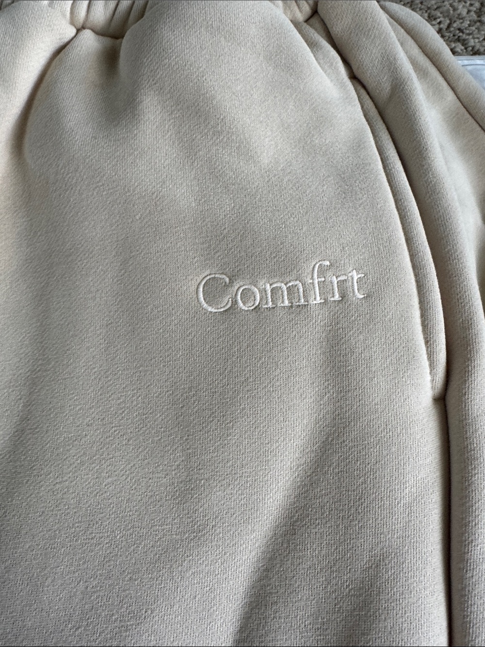 Comfrt men’s or women’s size small - Picture 3 of 3